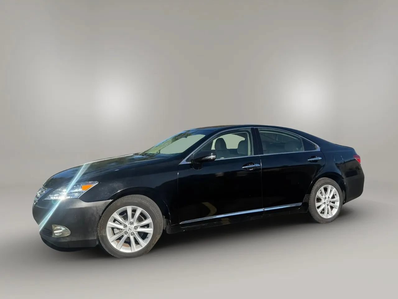Used 2010 Lexus ES 350 w/ Preferred Accessory Package FWD image 2