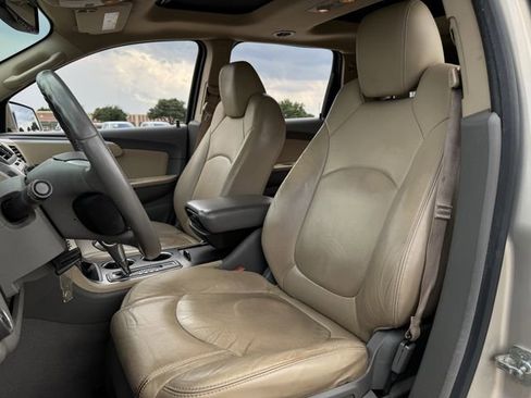 Used 2012 Chevrolet Traverse LT FWD image 24