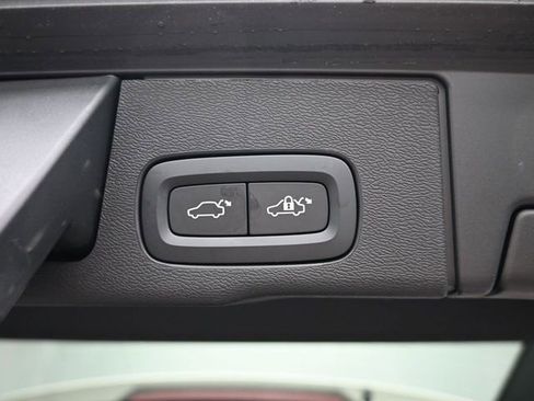 Used 2023 Volvo XC60 B5 Plus w/ Protection Package Premier image 32