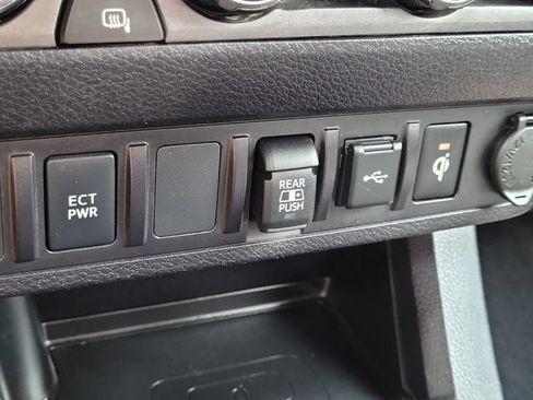 Used 2023 Toyota Tacoma TRD Off-Road AWD/4WD image 22