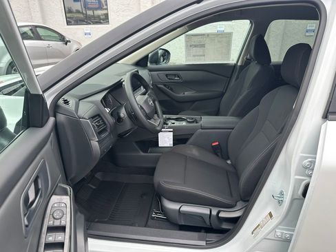 New 2025 Nissan Rogue S image 14