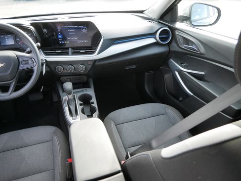 Certified 2024 Chevrolet Trax LS w/ LS Convenience Package image 11