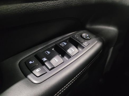 Used 2016 Jeep Grand Cherokee Limited w/ Luxury Group II AWD/4WD image 27