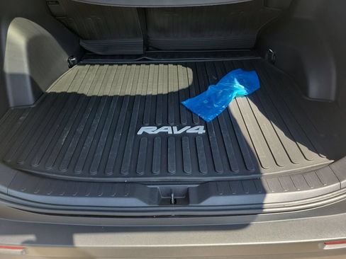 Certified 2025 Toyota RAV4 LE FWD image 29