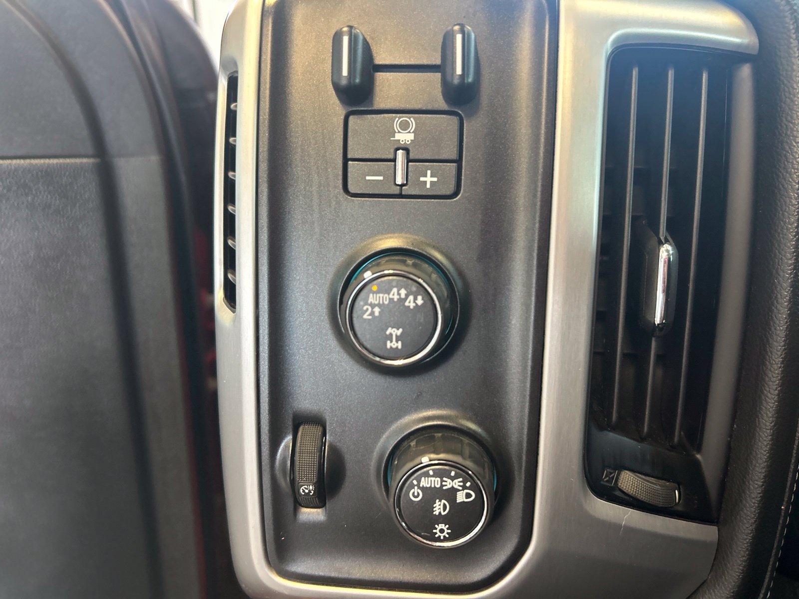 Used 2017 GMC Sierra 1500 SLT w/ SLT Premium Package AWD/4WD image 17