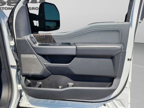 Used 2024 Ford F250 Lariat w/ Sport Appearance Package image 28