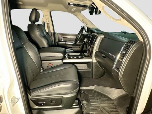 Used 2018 RAM 2500 Laramie w/ Convenience Group image 29