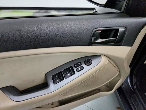 Used 2015 Kia Optima LX FWD image 19