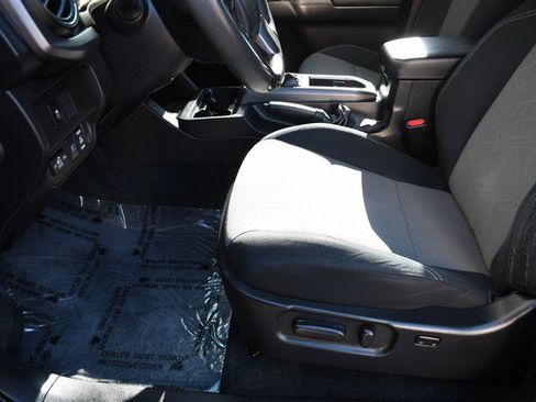 Used 2023 Toyota Tacoma TRD Sport image 15