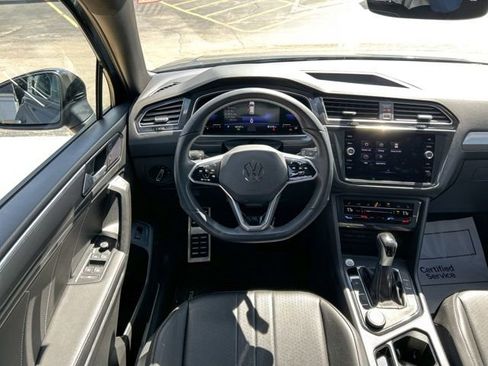 Used 2022 Volkswagen Tiguan SE R-Line image 28