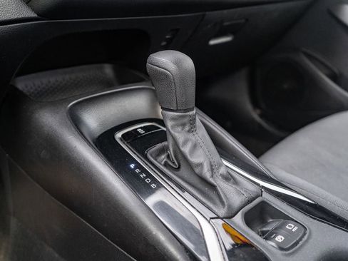 Used 2021 Toyota Corolla LE image 25