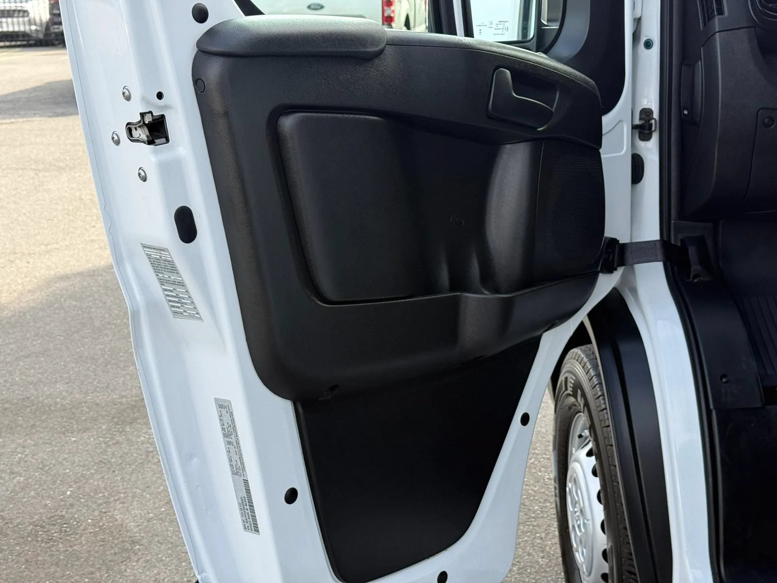 Used 2025 RAM ProMaster 2500 w/ U-Haul Equipment Group FWD image 14