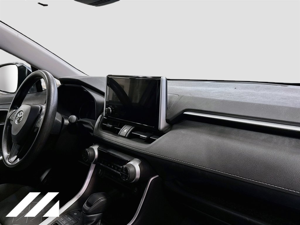 Used 2024 Toyota RAV4 XLE AWD/4WD image 28