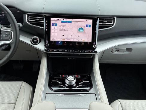 New 2026 Jeep Grand Wagoneer L Limited AWD/4WD image 3