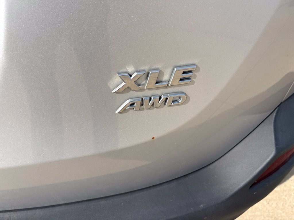 Used 2014 Toyota RAV4 XLE AWD/4WD image 21
