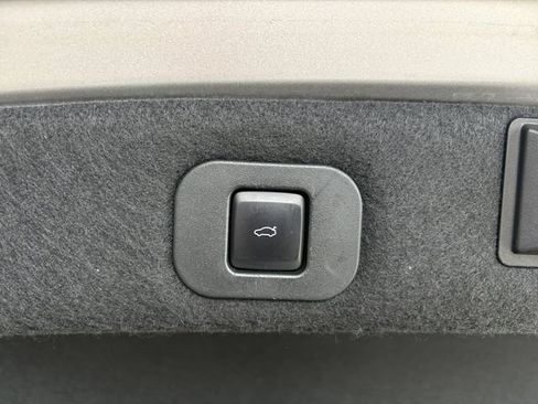 Used 2017 Lincoln Continental Reserve w/ Technology Package AWD/4WD image 15