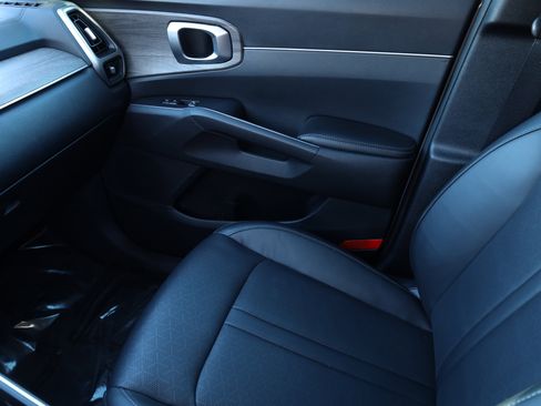 Used 2023 Kia Sorento X-Line EX image 12