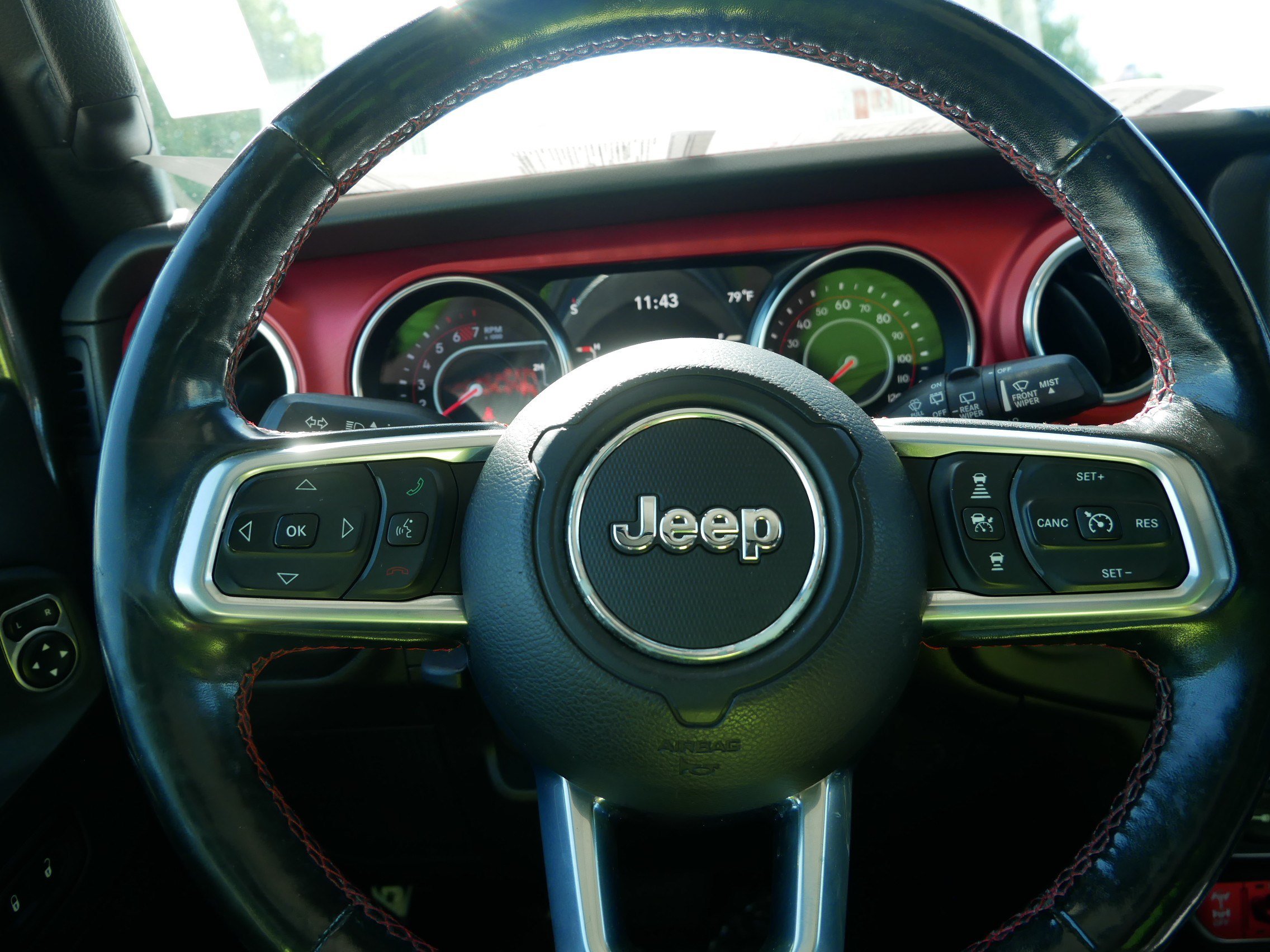 Used 2019 Jeep Wrangler Unlimited Rubicon AWD/4WD image 25
