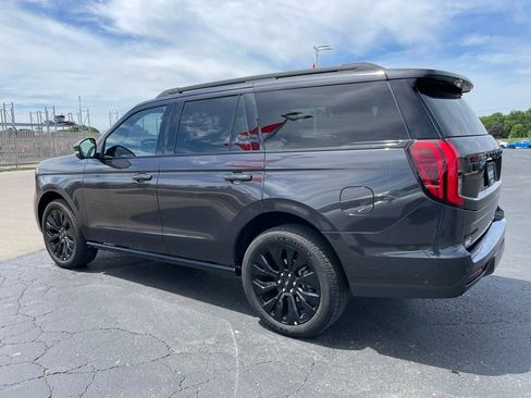 Used 2025 Ford Expedition Platinum w/ Stealth Appearance Package AWD/4WD image 6