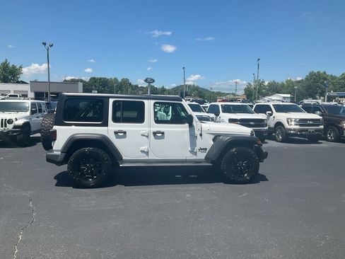 Used 2021 Jeep Wrangler Unlimited Sport AWD/4WD image 4