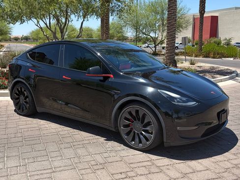Used 2021 Tesla Model Y Performance AWD/4WD image 1