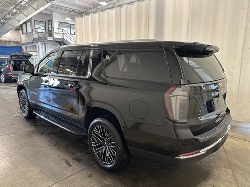 New 2025 Chevrolet Suburban LT w/ Comfort Package image 6