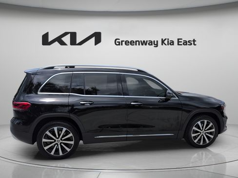 Used 2022 Mercedes-Benz GLB 250 4MATIC image 5