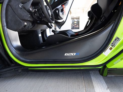 Used 2020 McLaren 620R RWD image 43