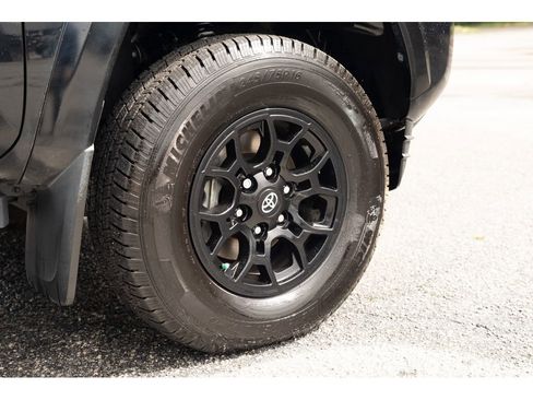 Used 2021 Toyota Tacoma SR5 image 9