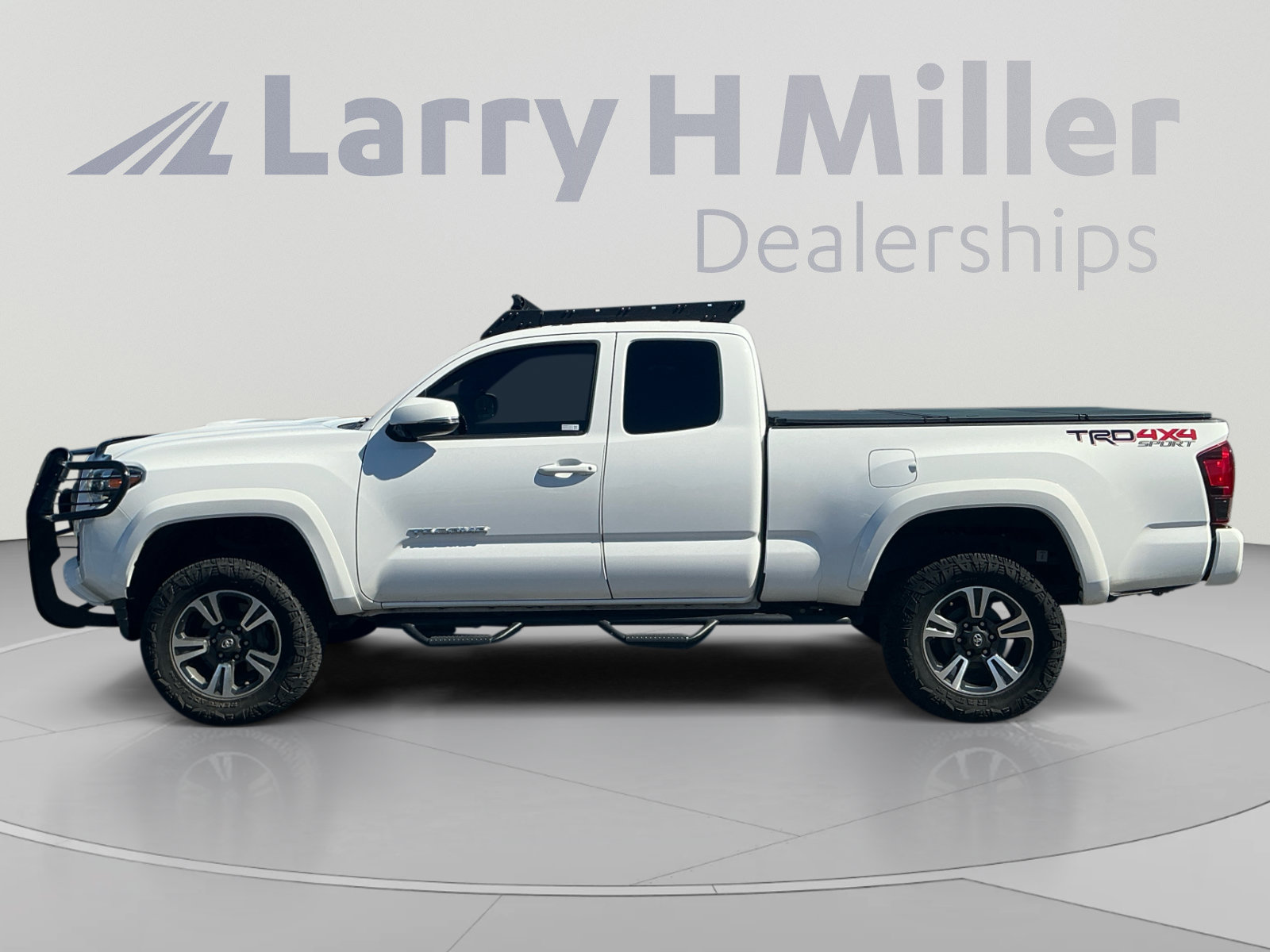 Certified 2019 Toyota Tacoma TRD Sport AWD/4WD image 2