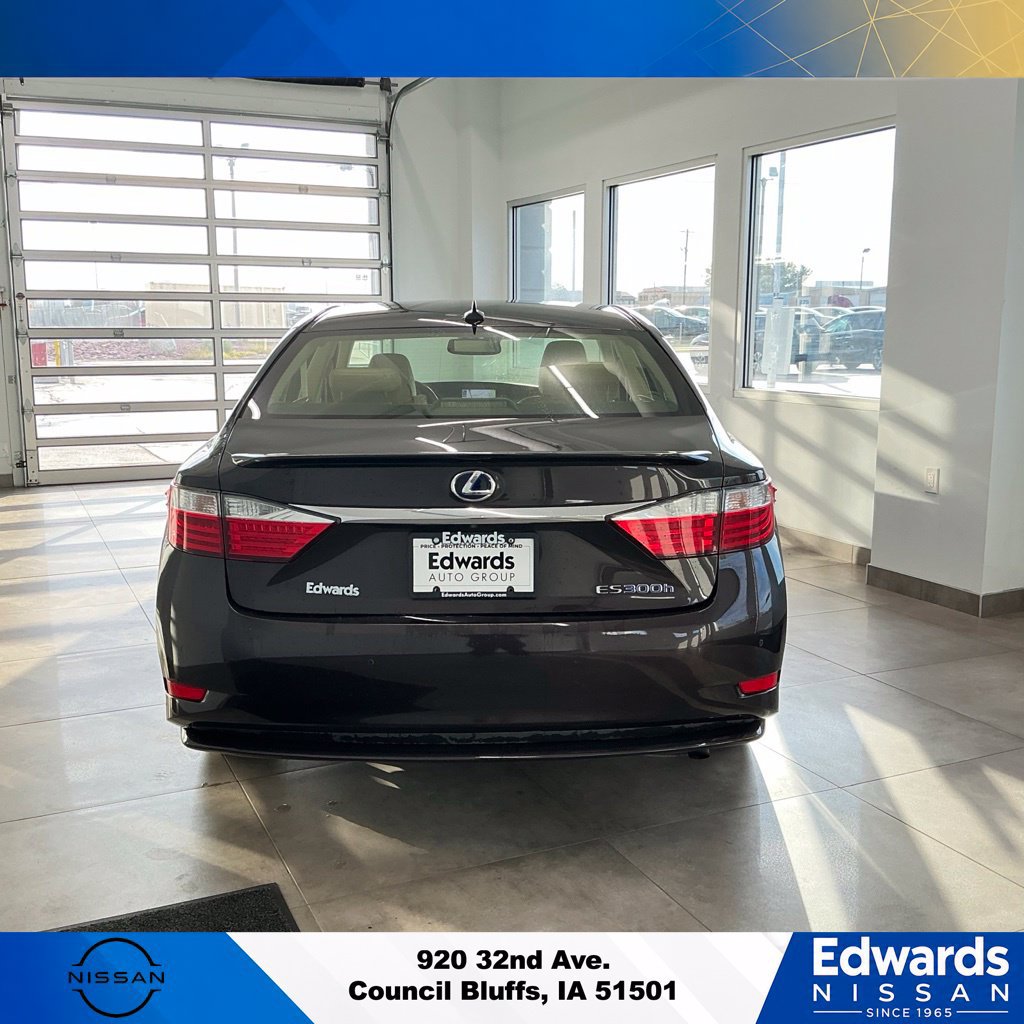Used 2014 Lexus ES 300h w/ Luxury Package w/Bamboo Trim FWD image 7