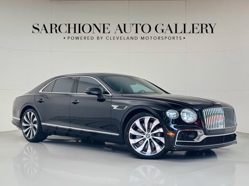 Used 2020 Bentley Flying Spur W12 image 1