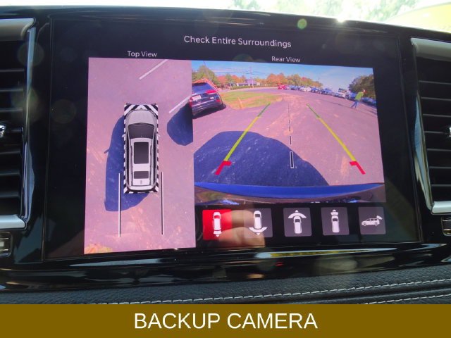 Certified 2025 Chrysler Pacifica Select w/ Uconnect Theater Family Group AWD/4WD image 16