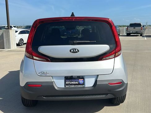 Used 2020 Kia Soul LX FWD image 11