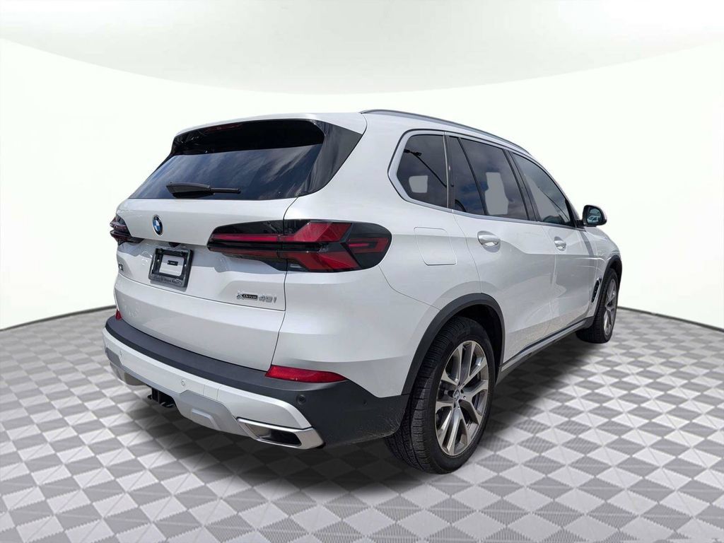 Used 2024 BMW X5 xDrive40i w/ Premium Package AWD/4WD image 3