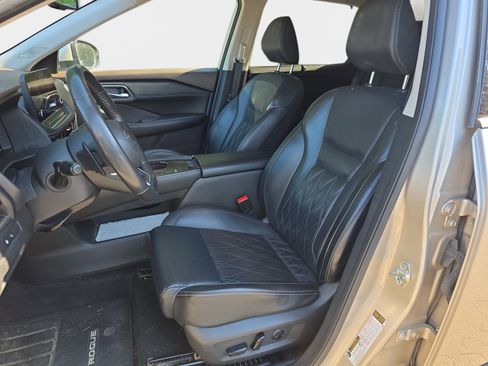 Used 2021 Nissan Rogue Platinum FWD image 5