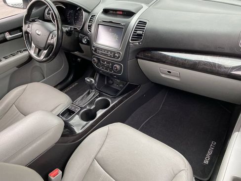 Used 2014 Kia Sorento SX w/ 3rd Row Package image 14