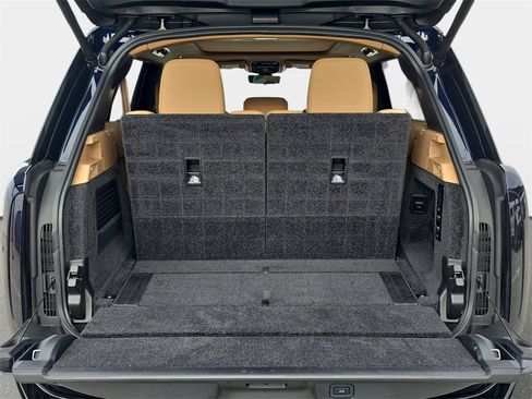 Certified 2023 Land Rover Range Rover Long Wheelbase Autobiography image 15