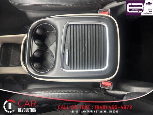 Used 2021 Chrysler Pacifica Touring-L image 29