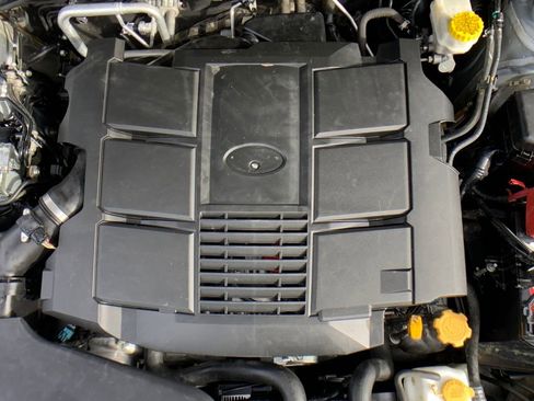 Used 2018 Subaru Outback 3.6R Limited image 23