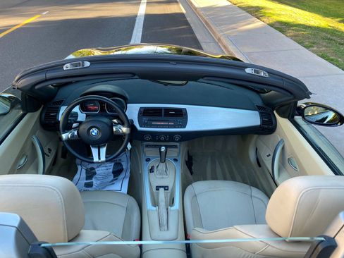 Used 2006 BMW Z4 3.0si image 60