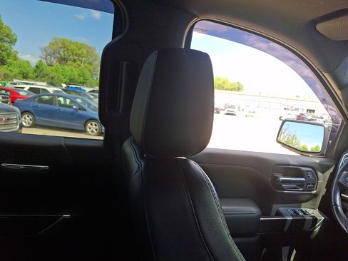 Used 2020 GMC Sierra 1500 AT4 w/ Off-Road Performance Package image 13