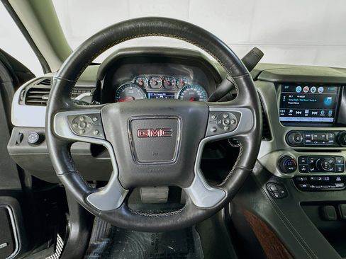 Used 2018 GMC Yukon XL SLT RWD image 15