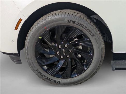 New 2025 Lincoln Navigator Reserve w/ Jet Appearance Package image 16