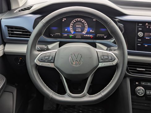 Used 2024 Volkswagen Taos SE image 23