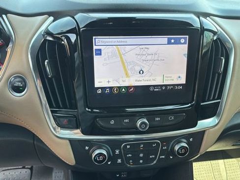 Used 2023 Chevrolet Traverse Premier image 24