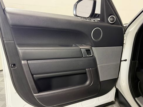 Used 2017 Land Rover Range Rover Sport HSE image 13
