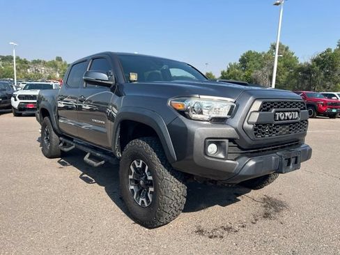 Used 2019 Toyota Tacoma TRD Off-Road w/ TRD Premium Off Road Package AWD/4WD image 8
