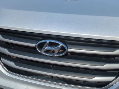 Used 2022 Hyundai Tucson Limited image 16