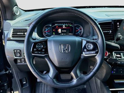 Used 2022 Honda Pilot Black Edition image 14